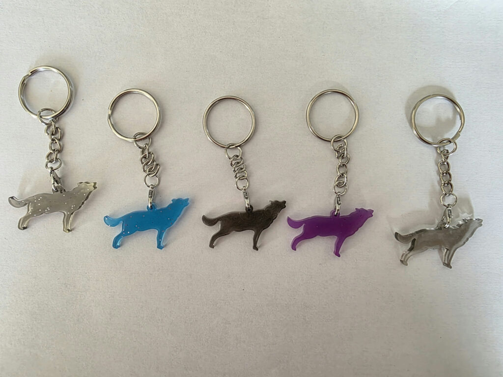 Porte-clé animal en résine — Loup — silhouette B — Transparent pailleté